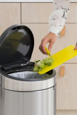 New 30L Touch Bin*Brabantia Store