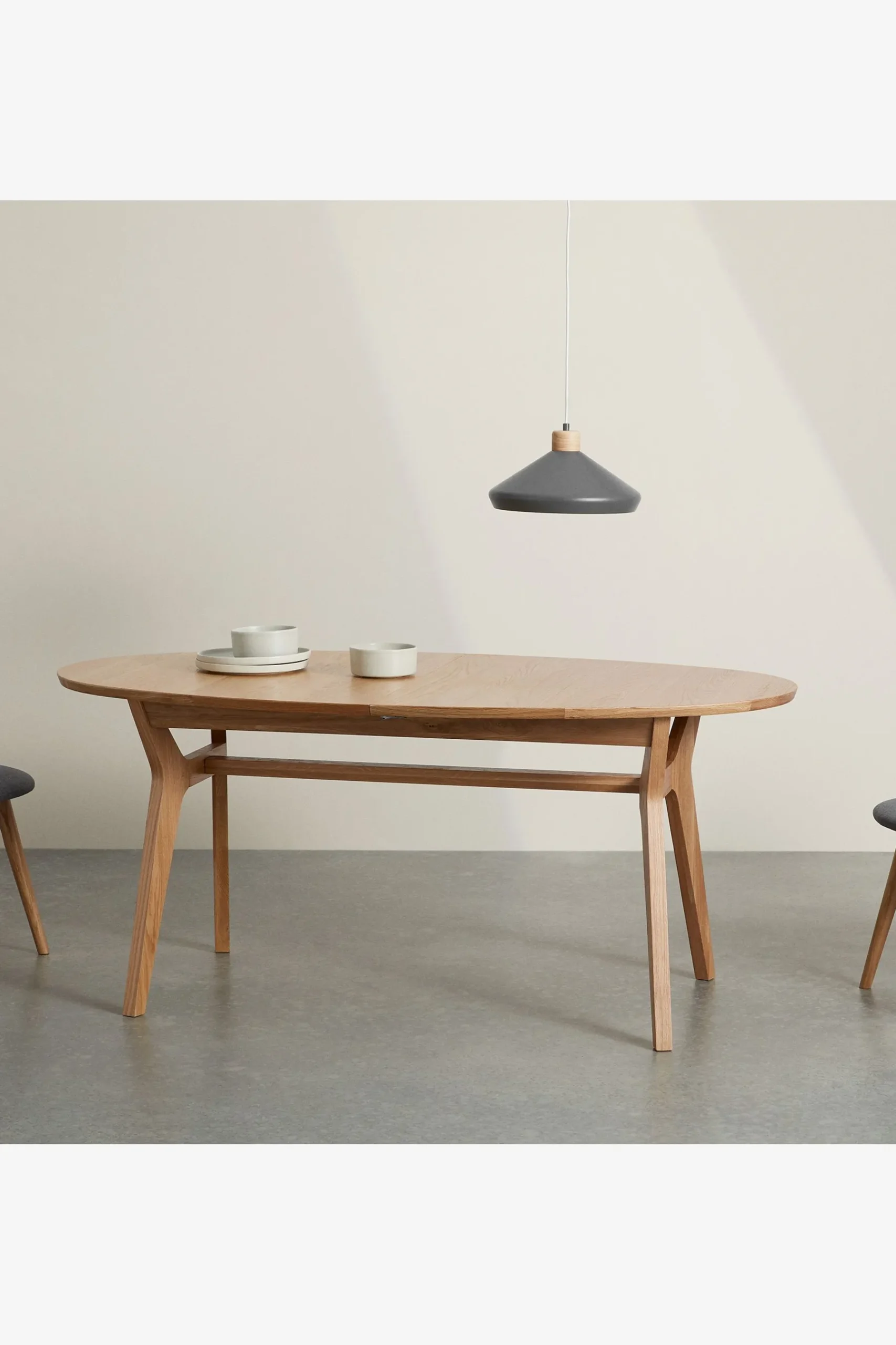 Jenson Extendable 6 to 8 Seater Dining Table*MADE.COM Clearance
