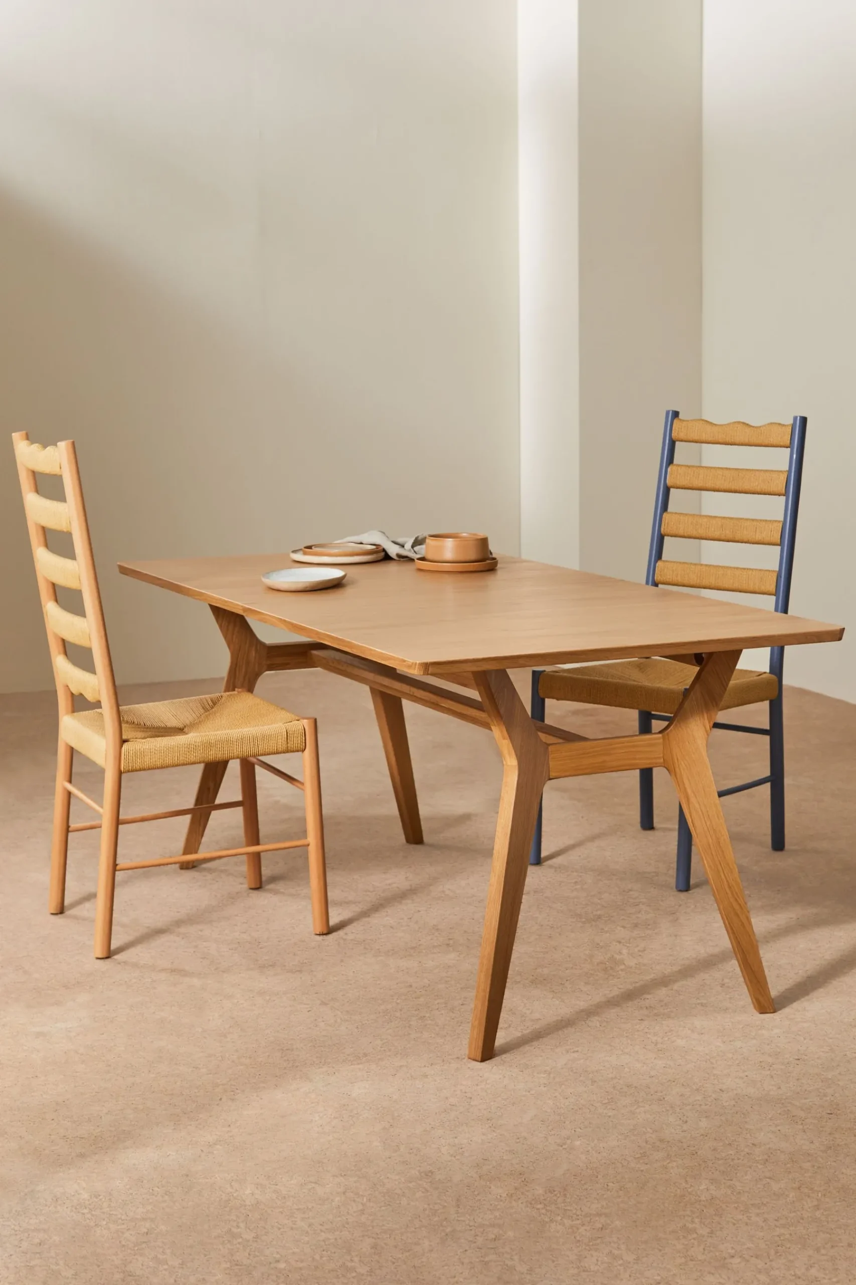 Jenson Extendable 6 to 8 Seater Dining Table*MADE.COM Online